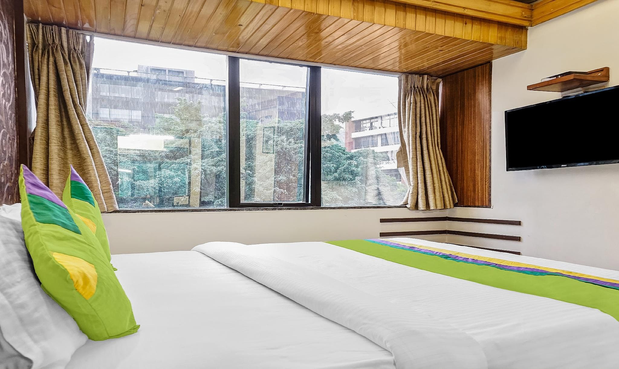 Treebo Sahara Shivaji Nagar Standard Double Room 9