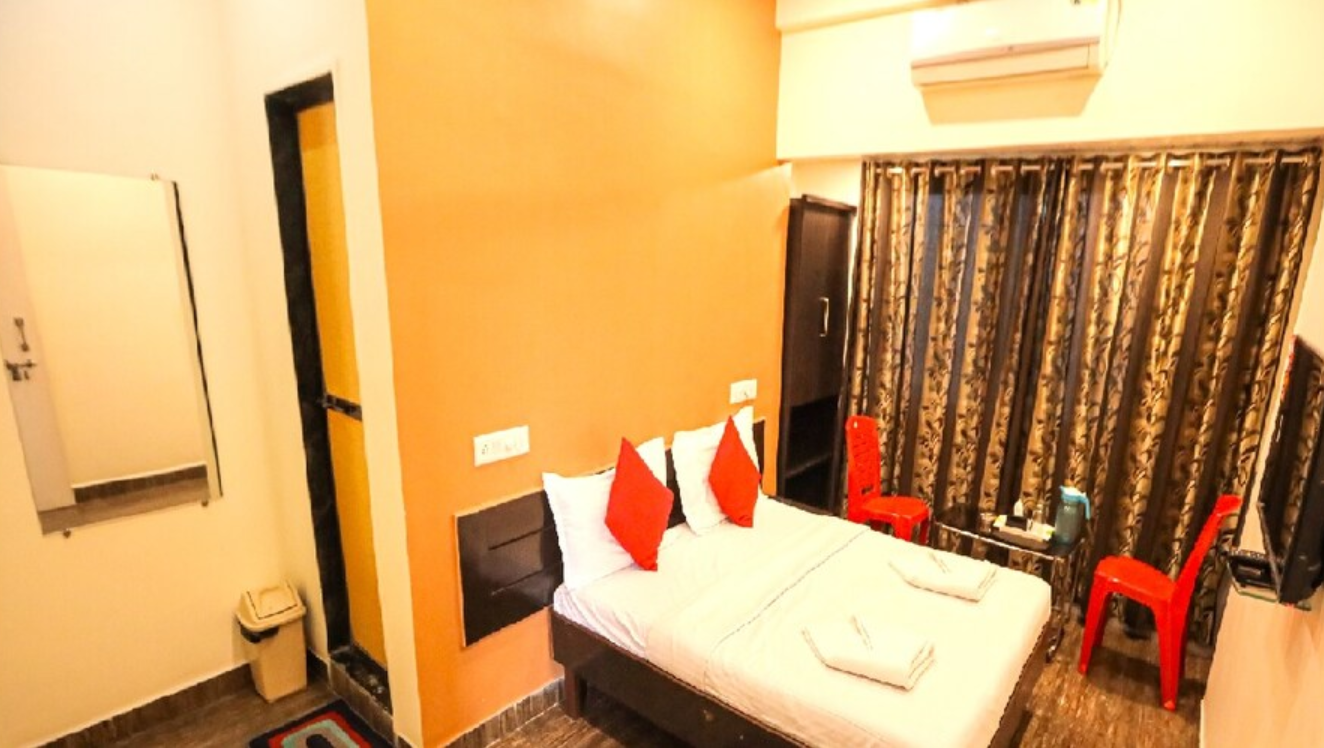 Deluxe AC Room