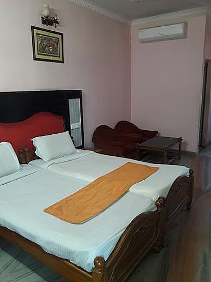 Hotel Sambit Royale Executive A/C Room 4