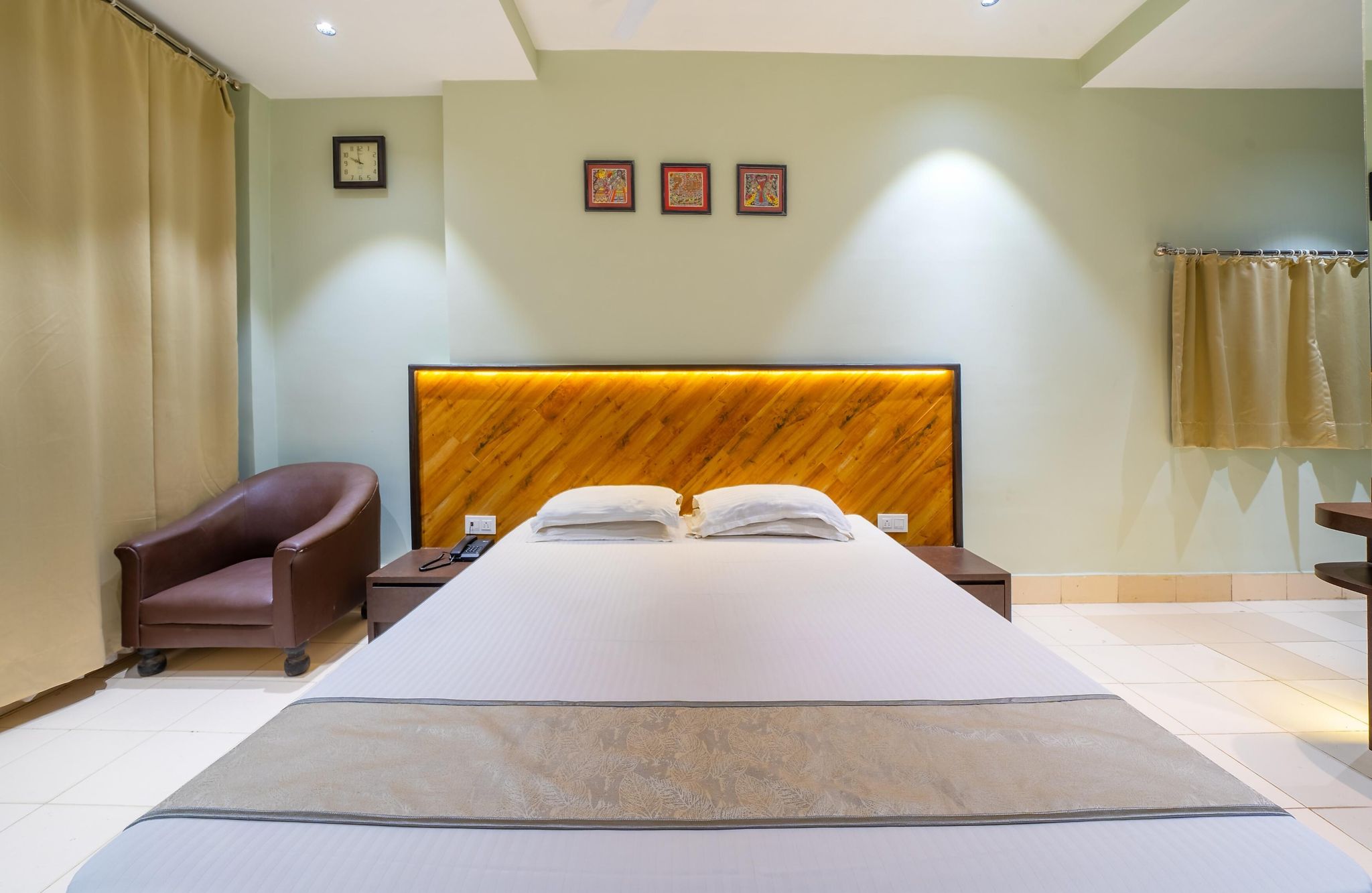 undefined Hotel Dolphin 5