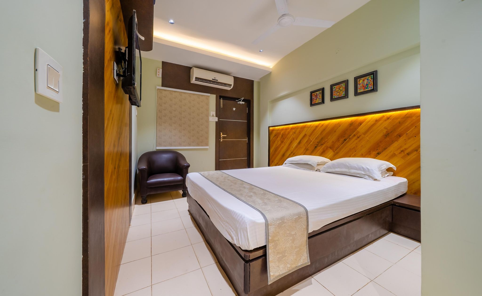 undefined Hotel Dolphin 5