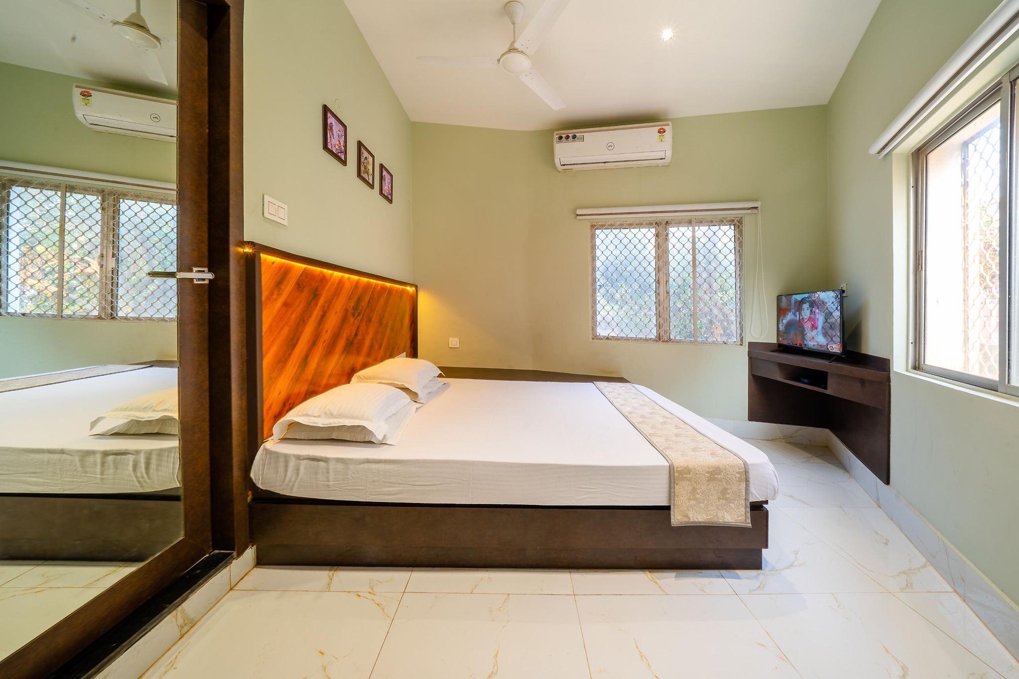 undefined Hotel Dolphin 10
