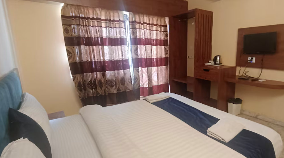 Superior Suite (Pool View)