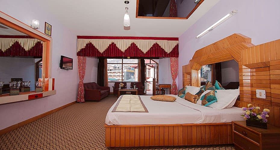 Hotel New Kenilworth INT managed by Hotel Kesar International Deluxe Room
