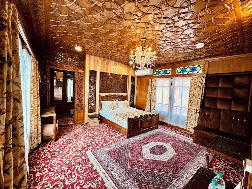 undefined New Jacquline Heritage Houseboats 5