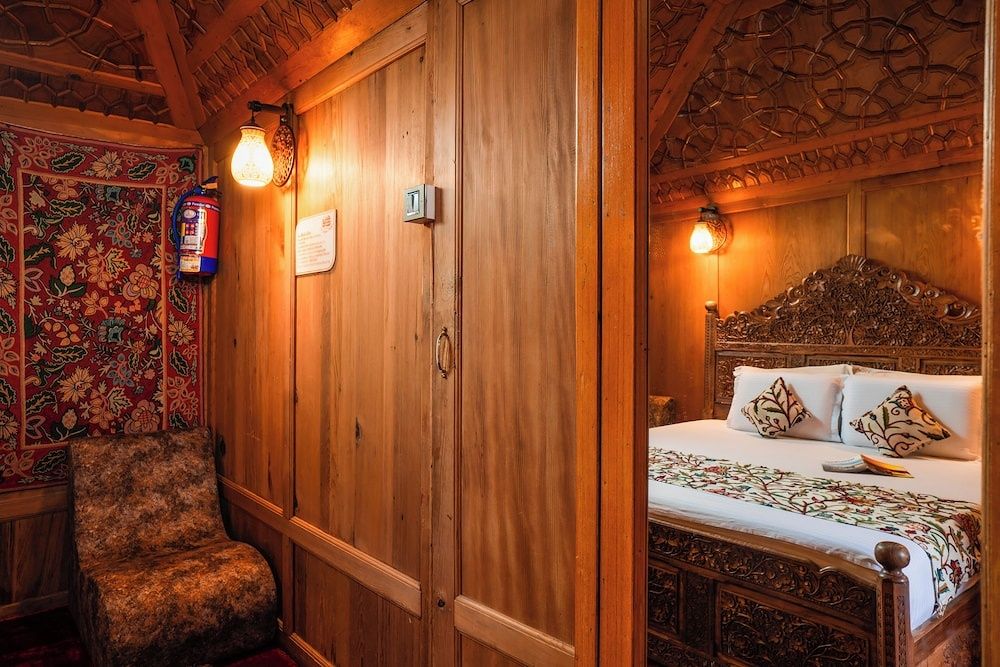 undefined New Jacquline Heritage Houseboats 7