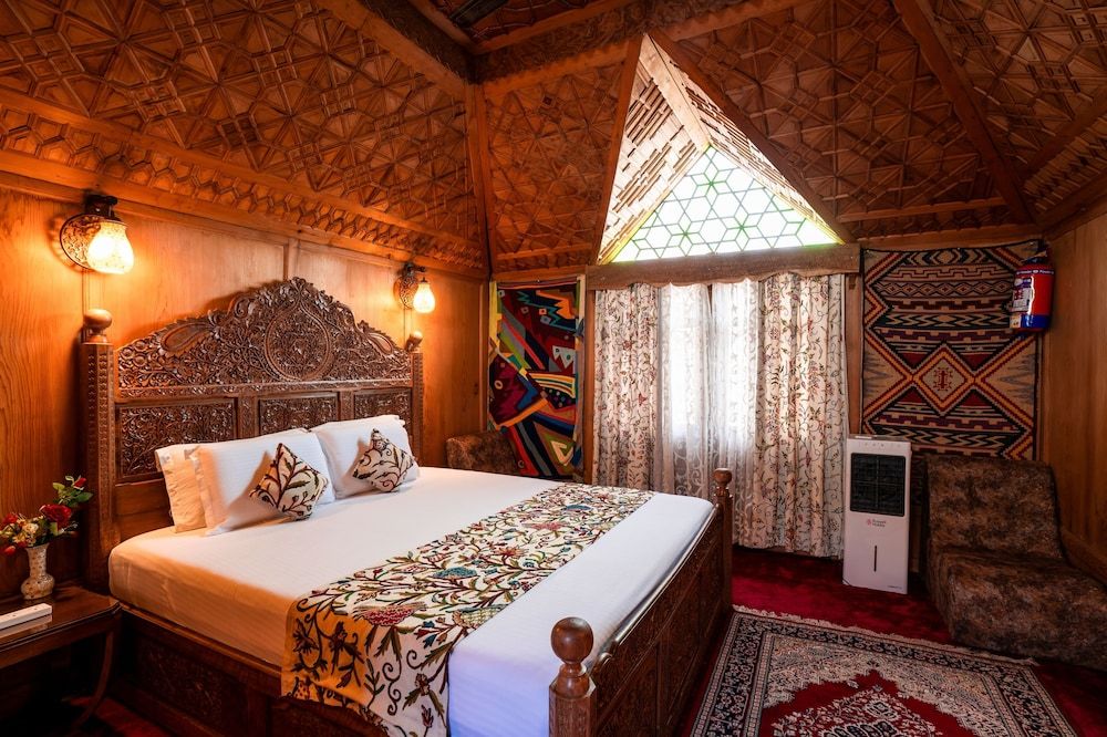 undefined New Jacquline Heritage Houseboats 9