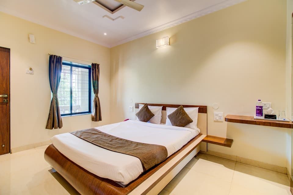 Hotel Hirkani Garden Super Deluxe Room 2