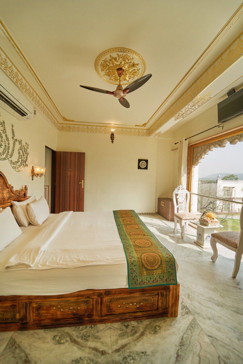 Lohagarh Fort Resort Sujan Mahal Deluxe Room 8