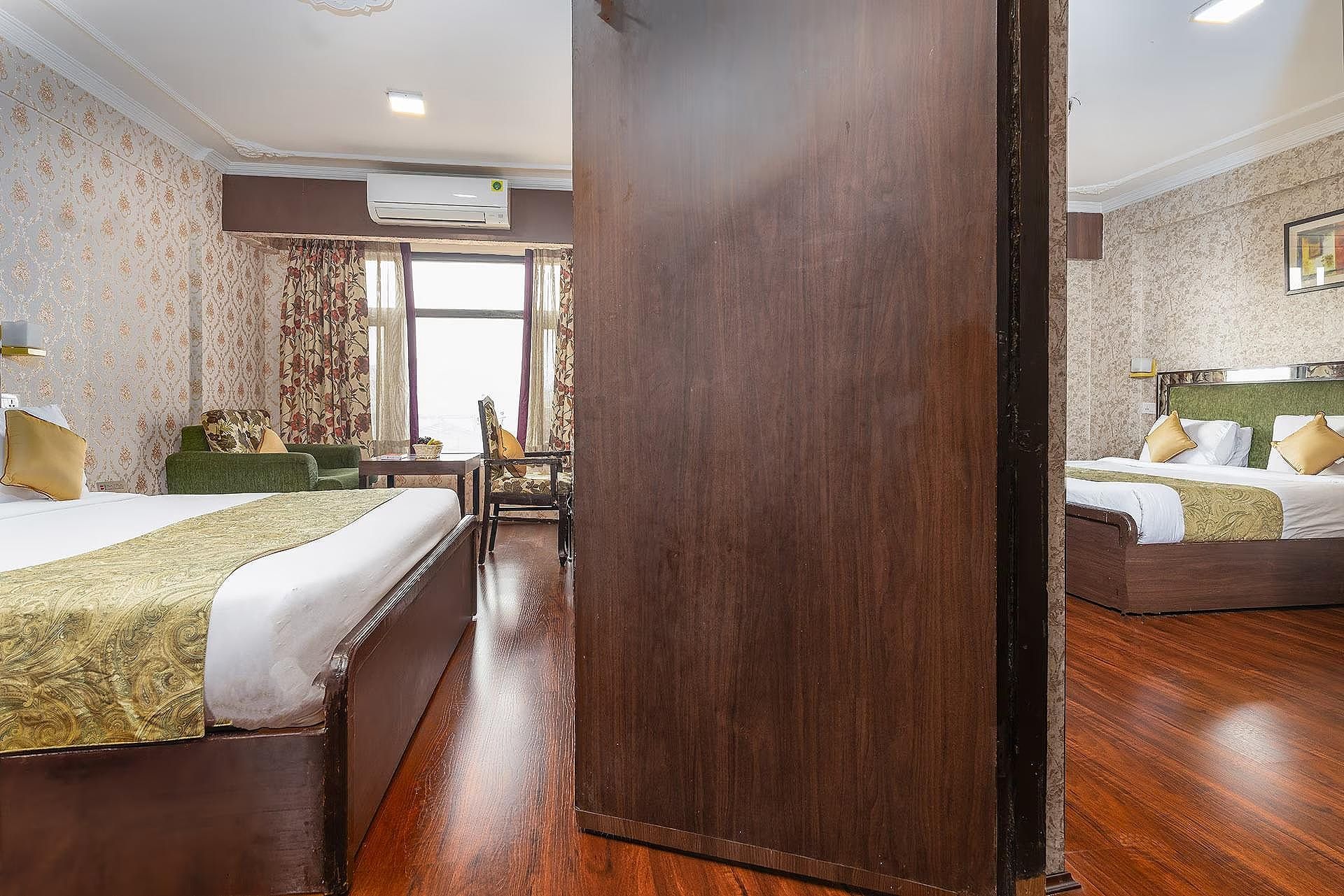 Batra Hotels & Residences Super Deluxe Room - Free WIFI 3