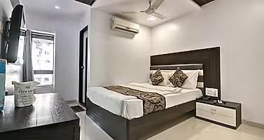 Hotel City View Standard Non AC Room