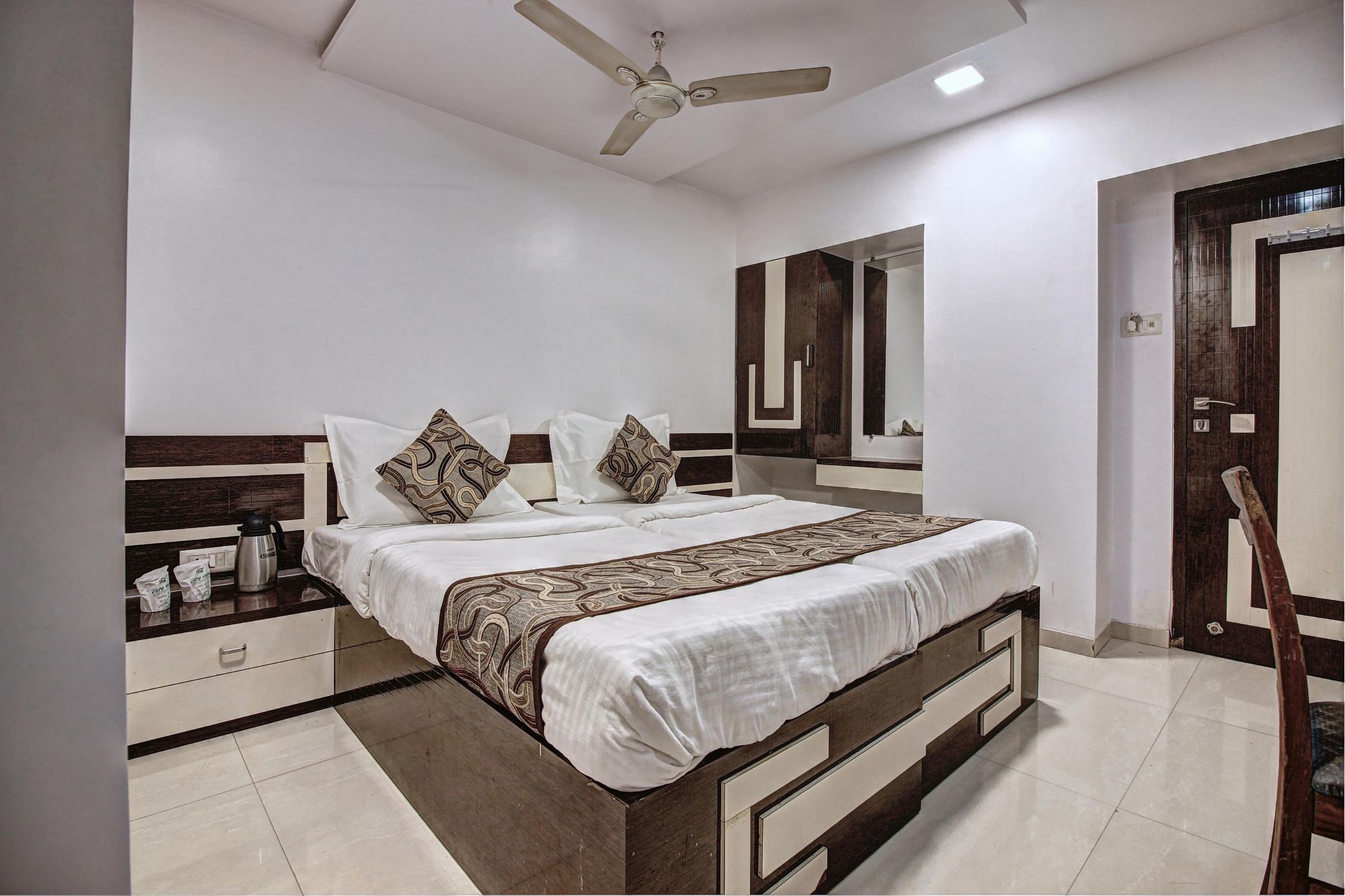 Hotel City View Standard Non AC Room 3