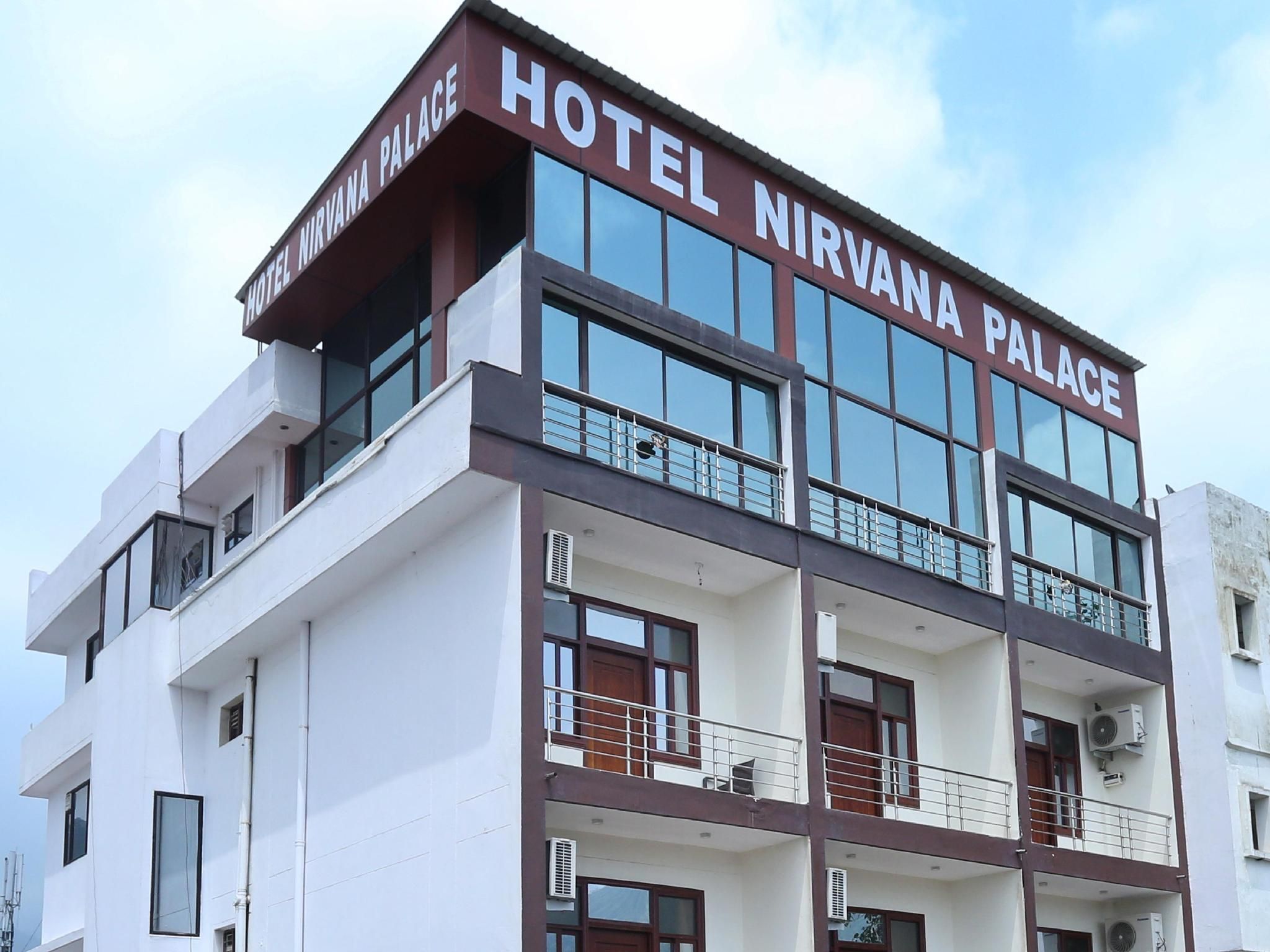 Hotel Nirvana Palace