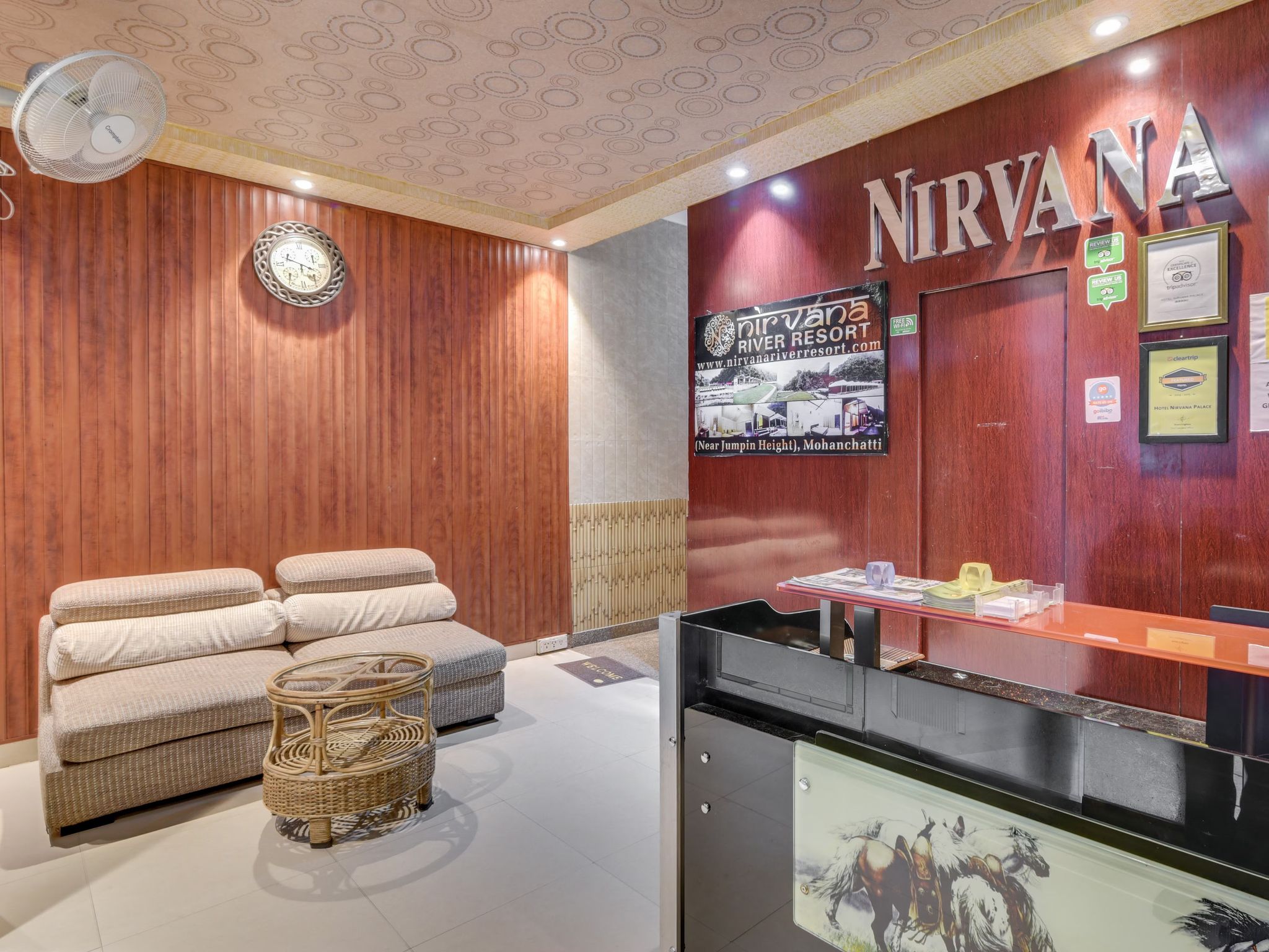 Hotel Nirvana Palace