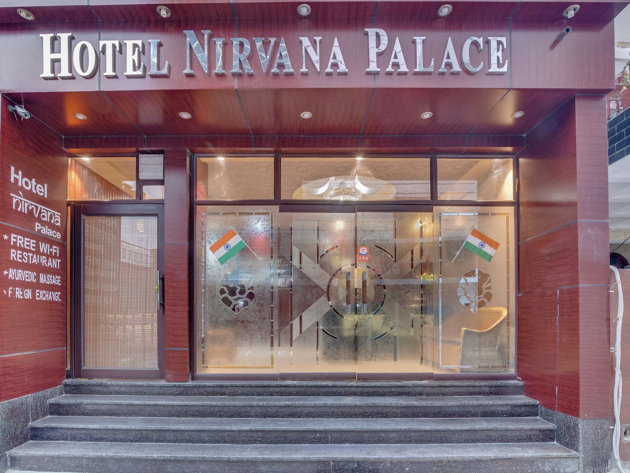 Hotel Nirvana Palace