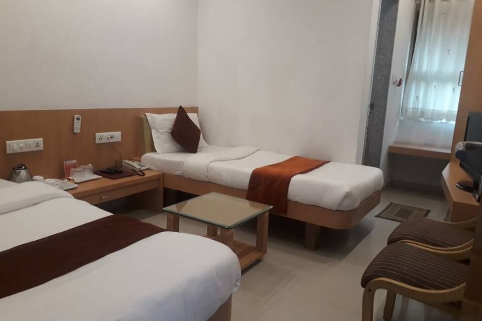 Hotel Harmony Deluxe Room 4