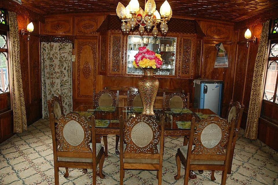 Food & Dining