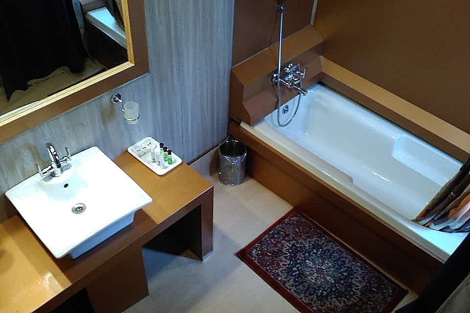 Zaffer Group Of Houseboats Superior Deluxe Room 7