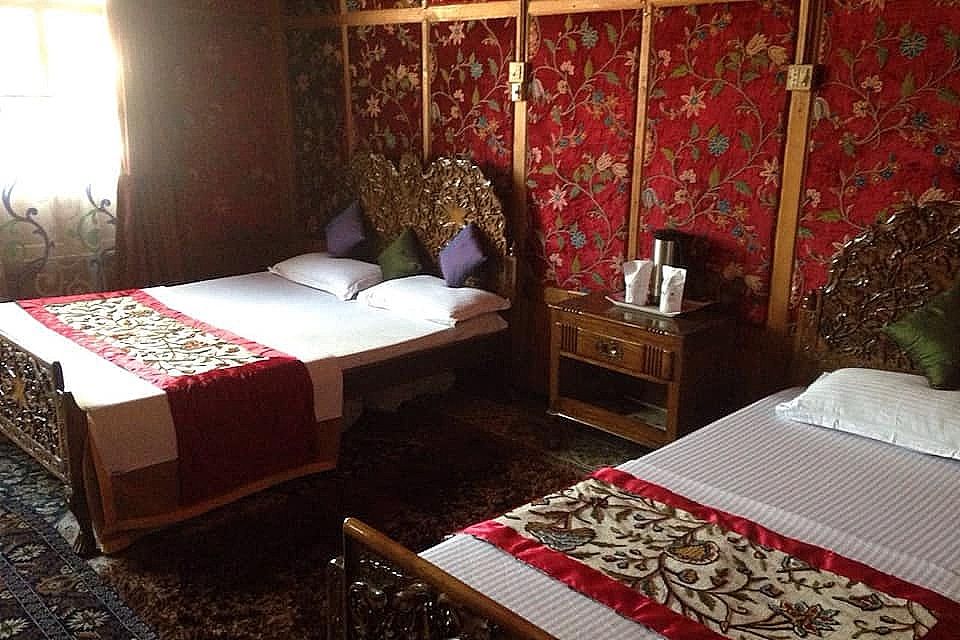 Zaffer Group Of Houseboats Superior Deluxe Room 3