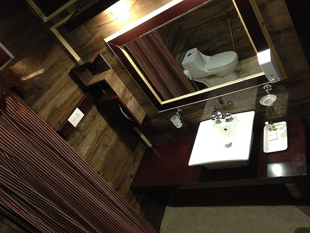 Zaffer Group Of Houseboats Superior Deluxe Room 8
