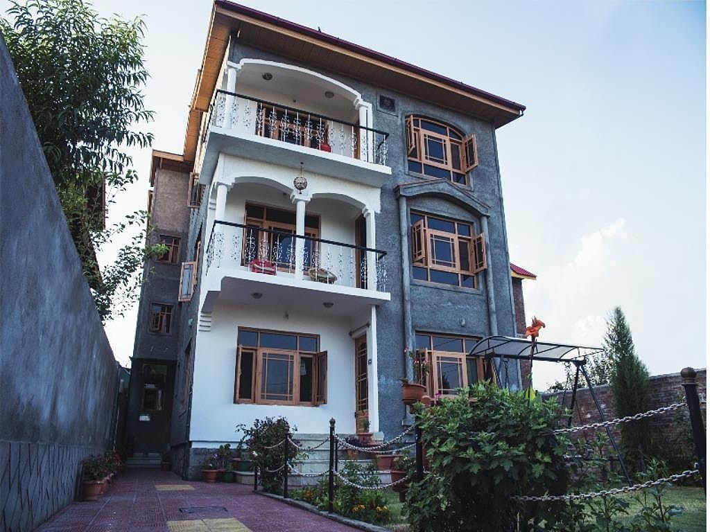 undefined Hospitality Home 6