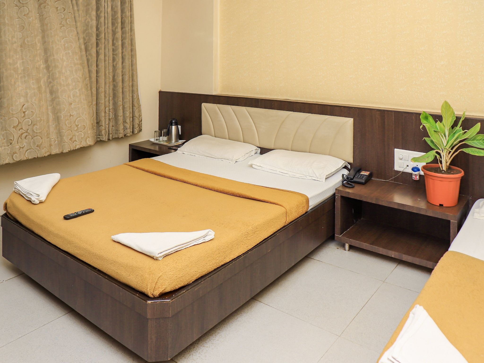 Deluxe Double Bed AC