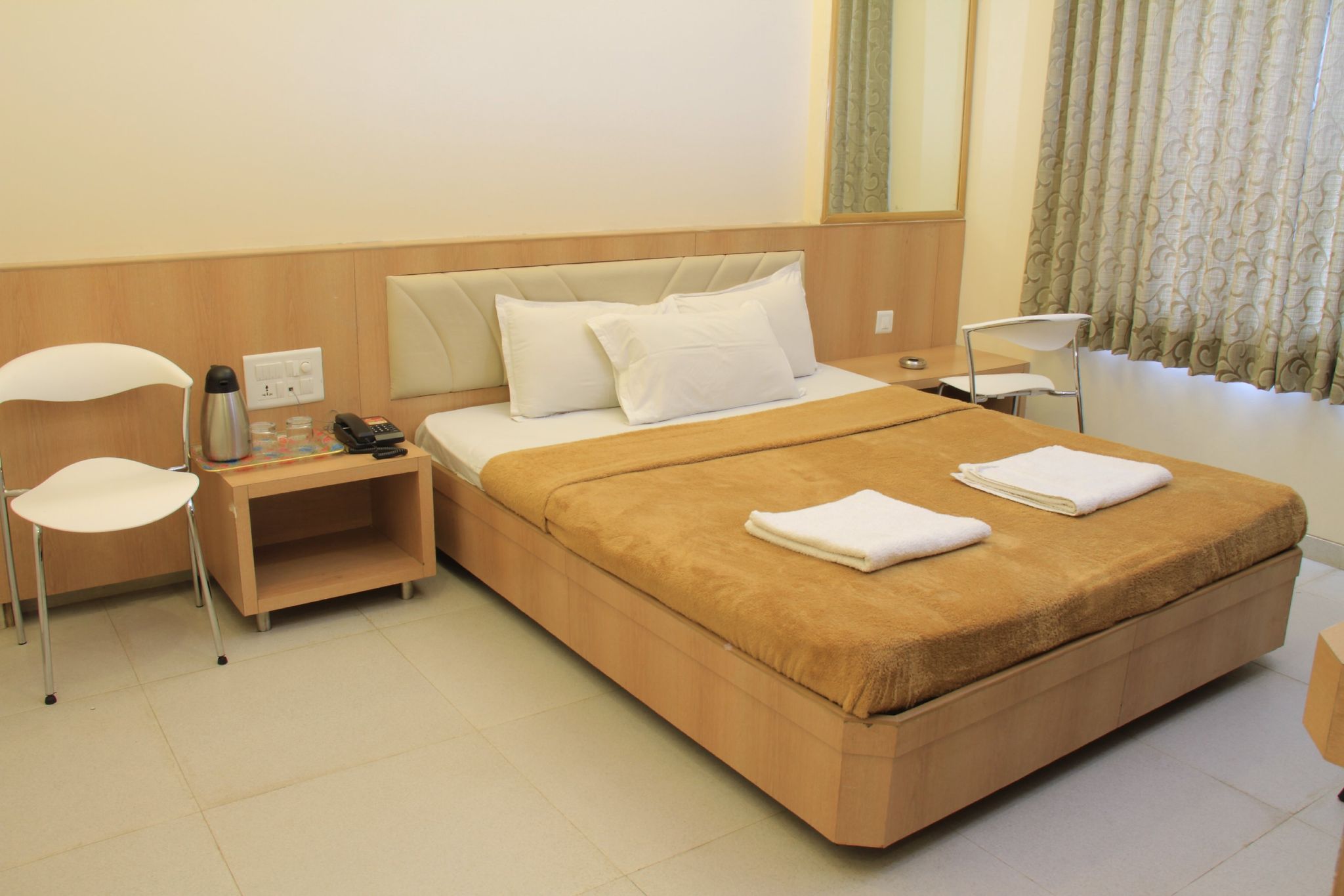 Hotel Sai Gurusthan Deluxe Double Bed Non AC