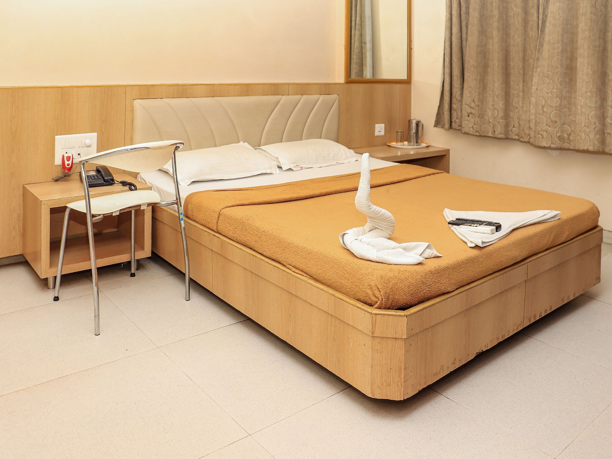 Hotel Sai Gurusthan Deluxe Double Bed Non AC 3