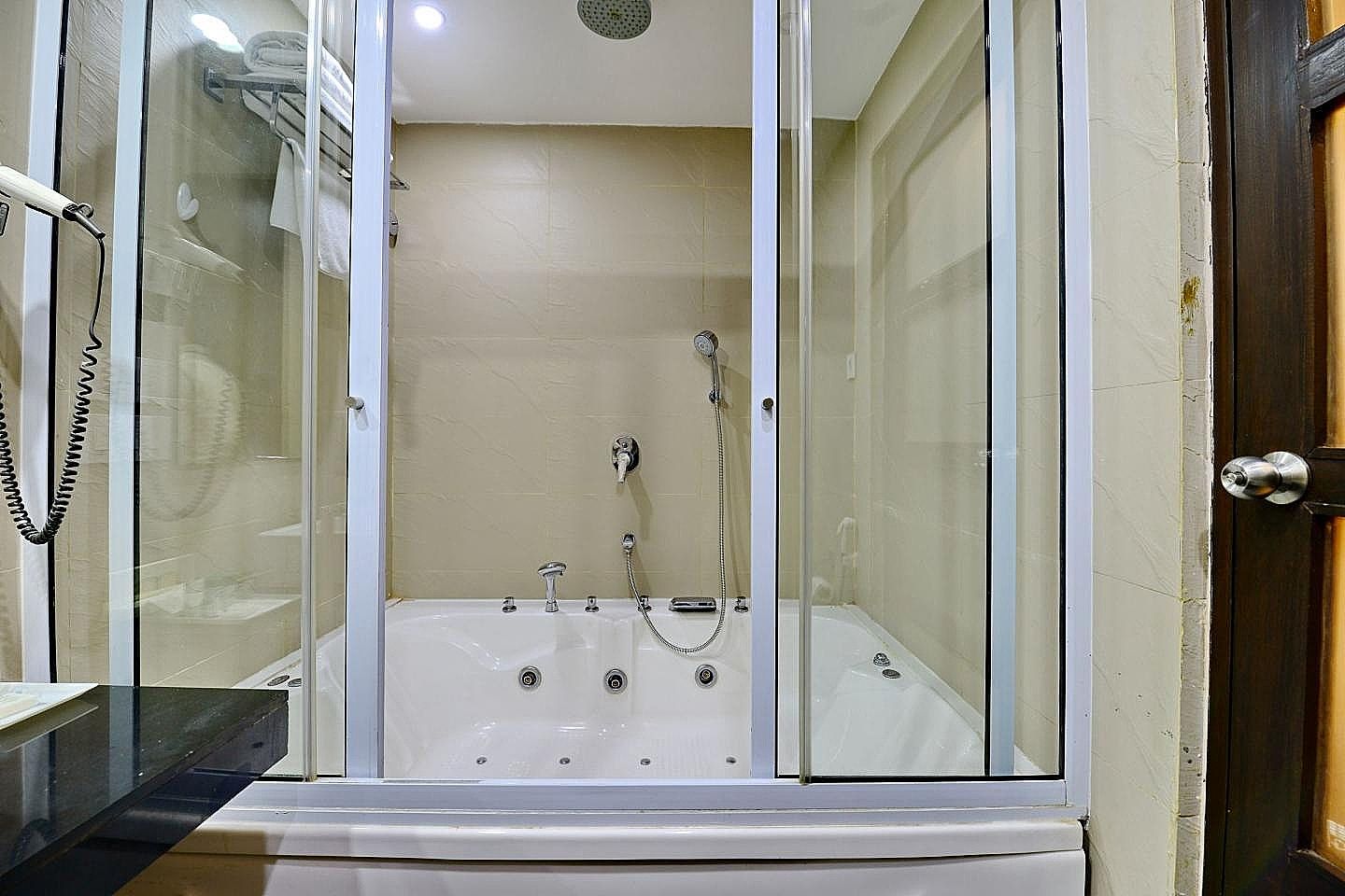 The Fern Residency, Chandigarh Hazel Suite 6