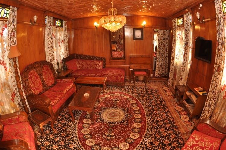 undefined Peace of Mind Houseboat 2