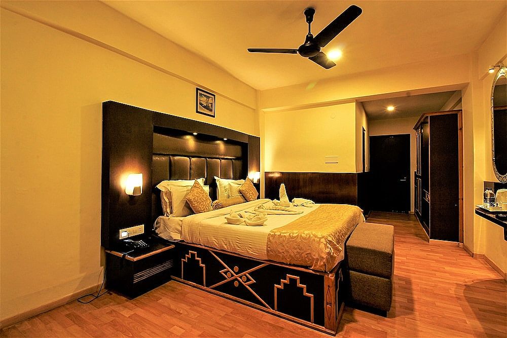 Welcome Hotel Dal Lake Deluxe Room 6