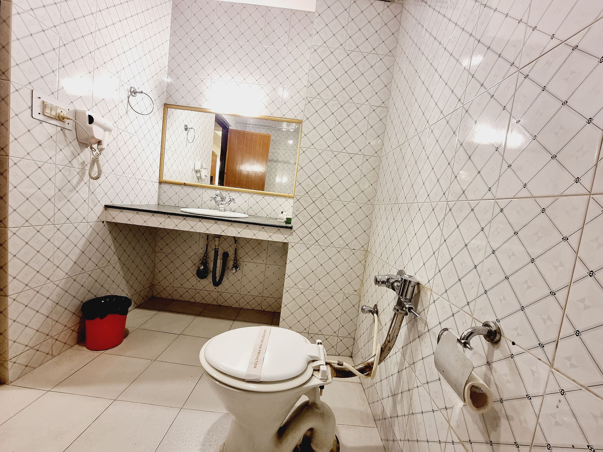 Welcome Hotel Dal Lake Deluxe Room 12