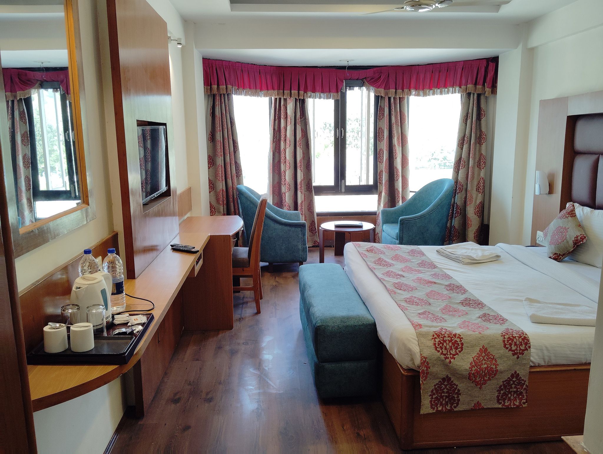 Welcome Hotel Dal Lake Deluxe Room 9