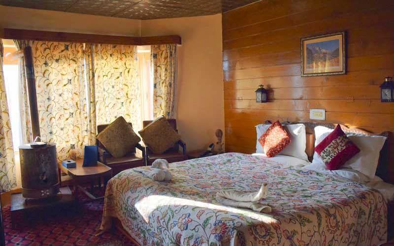 Welcome Hotel Gulmarg Deluxe room  7