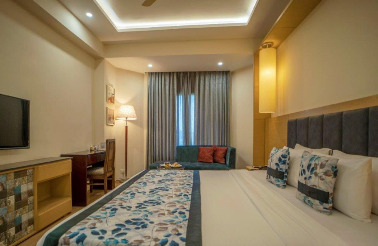 Premimum Double Pool View Room