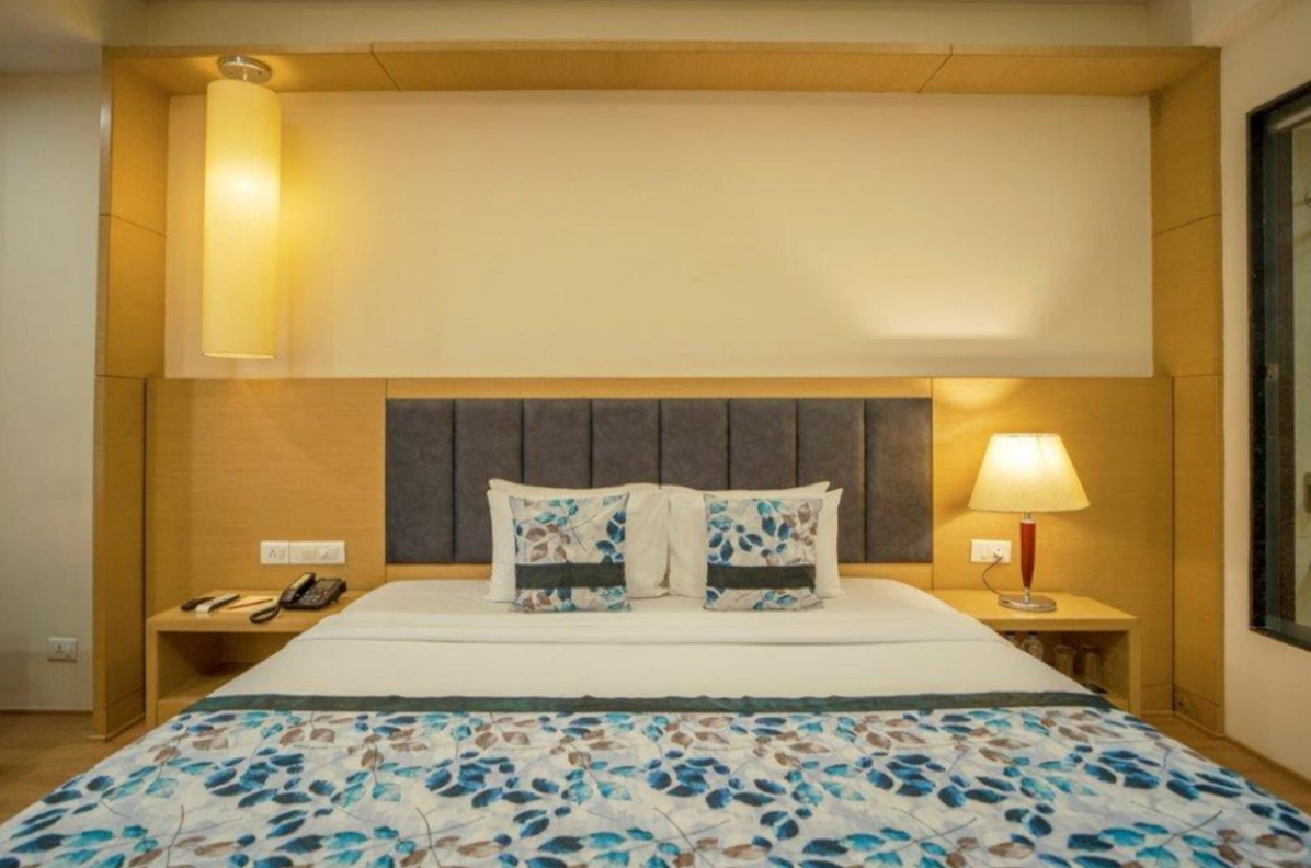 Premimum Double Pool View Room