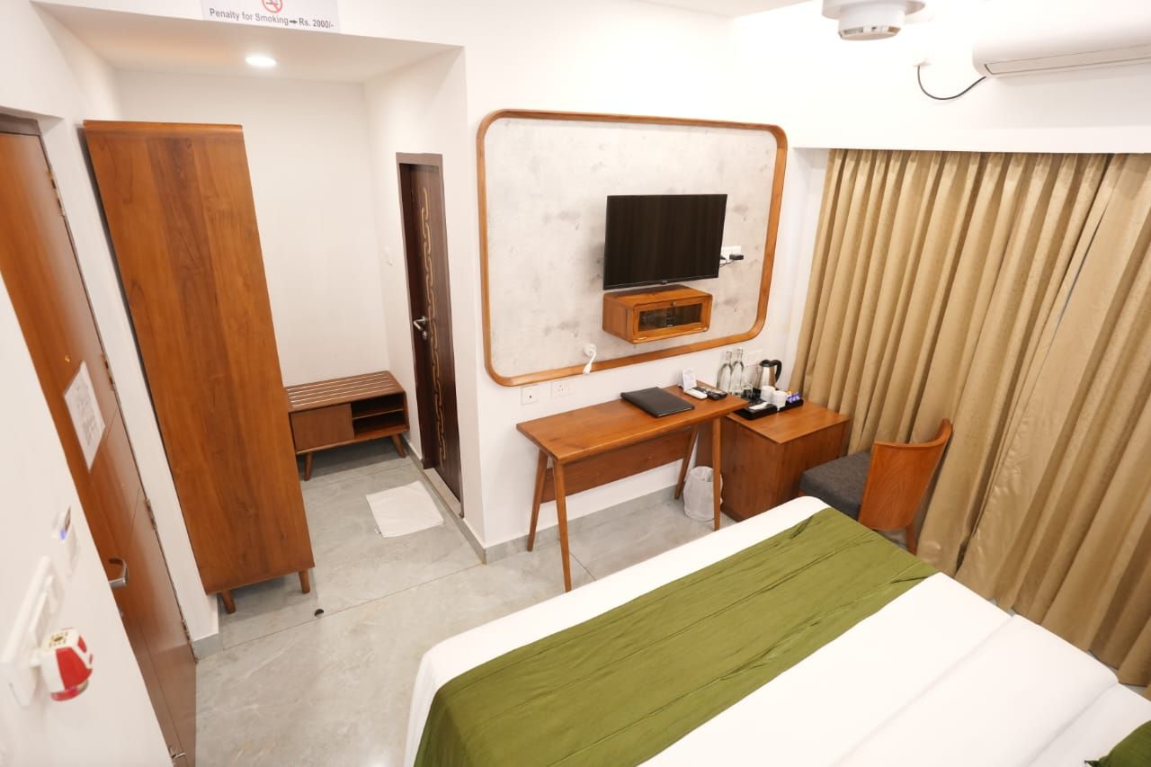 Gokulam Park Executive Room 2