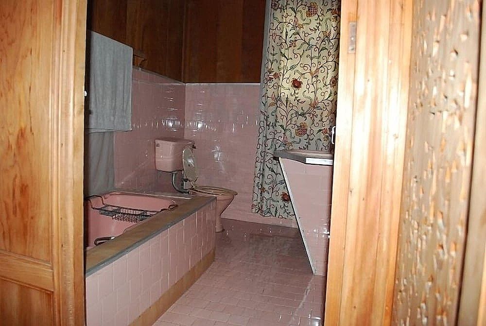 Wangnoo Houseboats Deluxe Room 3