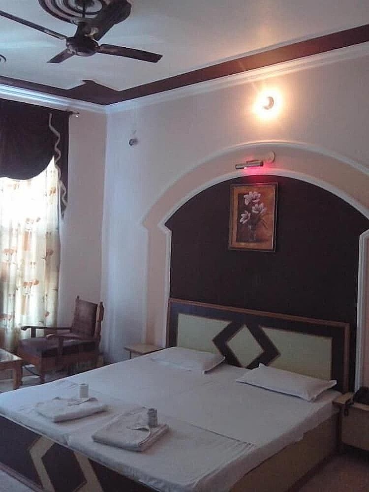 undefined Hotel Grace 10