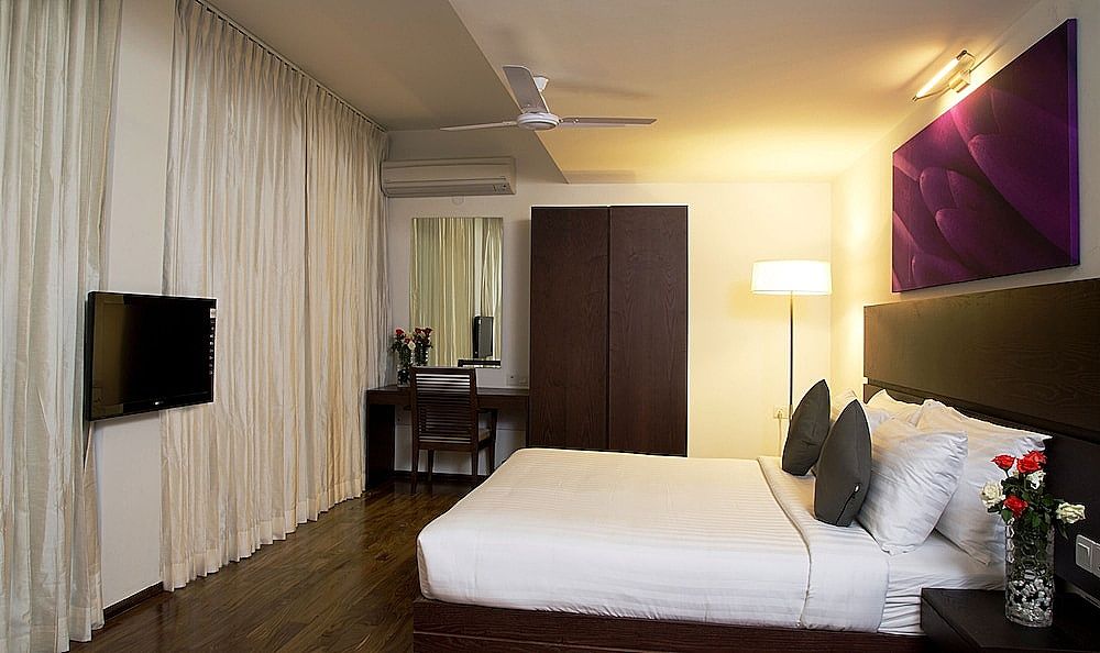 SRS Springs & Spa Studio 10