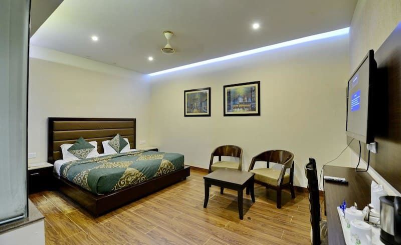 undefined Hotel TNG 4