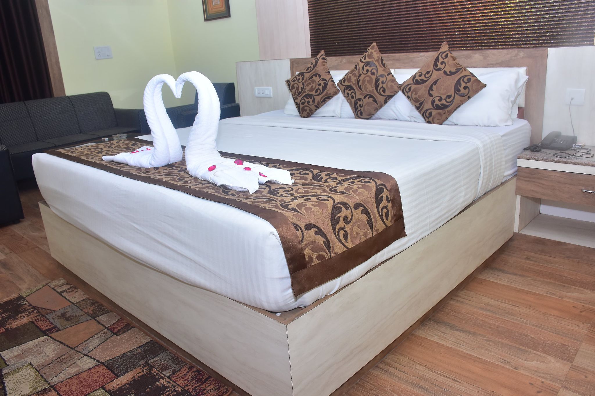 Deluxe Double Room, 1 King Bed, Non Smoking, City View
