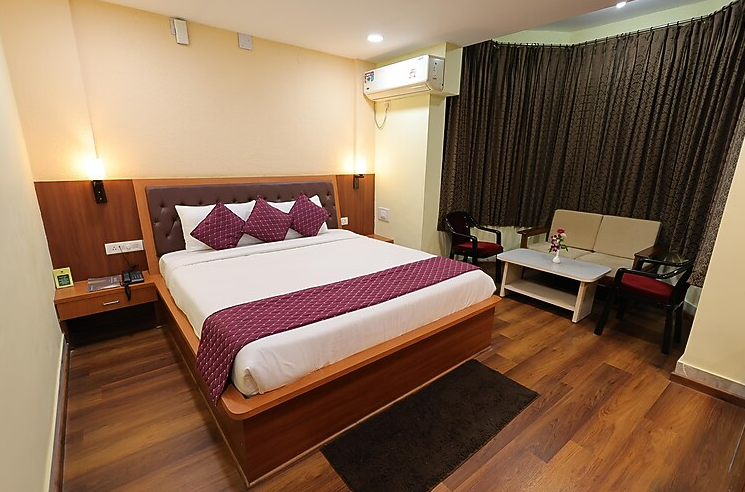 Hotel Arya Palace Deluxe AC 4