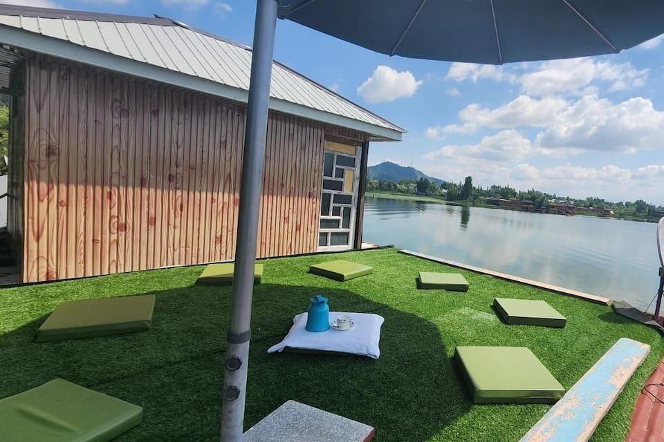 undefined New Buckingham Palace Houseboat 5