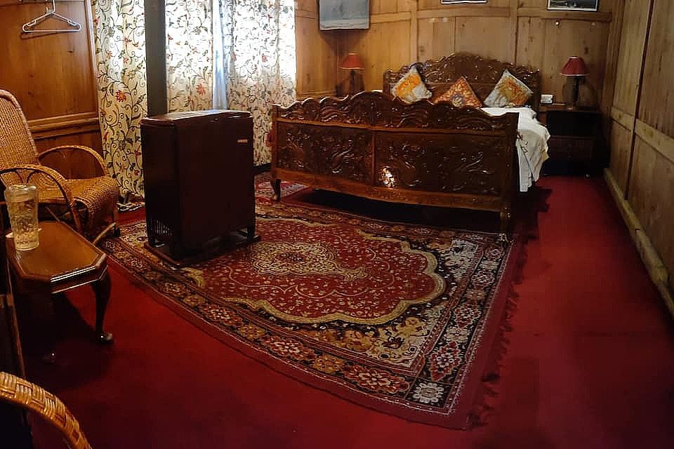 undefined New Buckingham Palace Houseboat 6