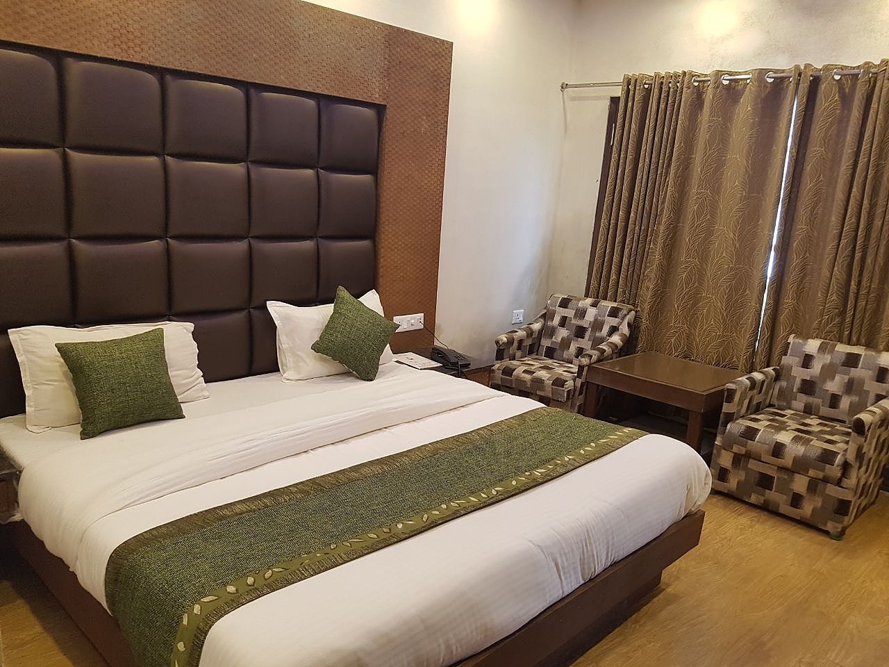 Hamers International Premium Room with Balcony 5