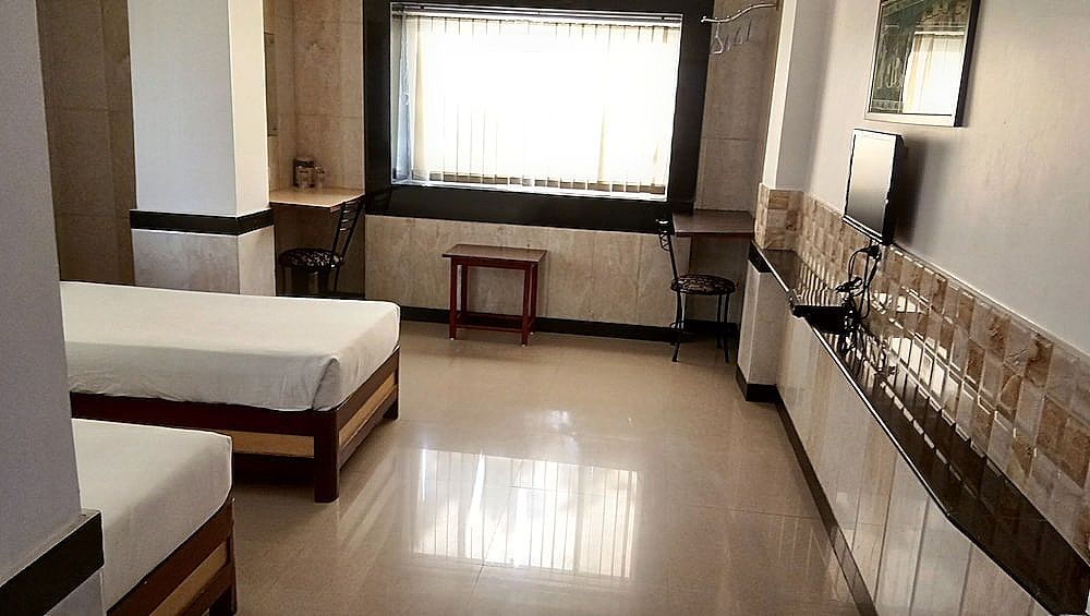 ARCH MANOR DELUXE Deluxe Room, 1 King Bed 5