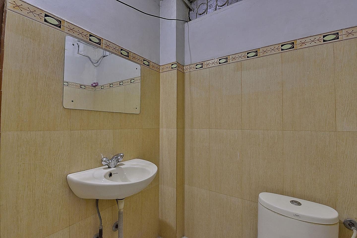 Hotel Basera Semi Deluxe Room 3