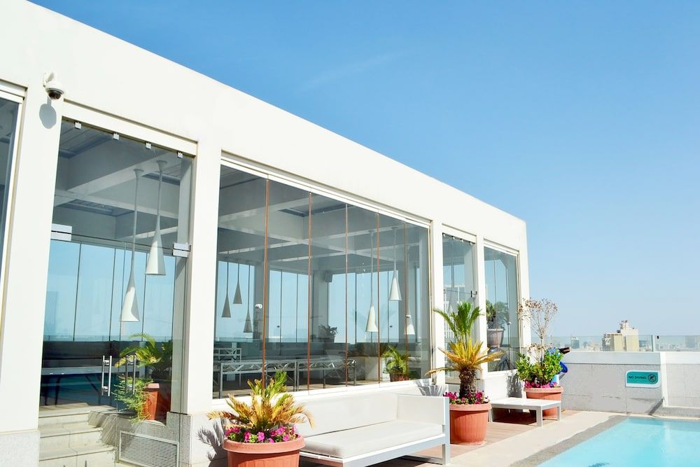 Sundeck