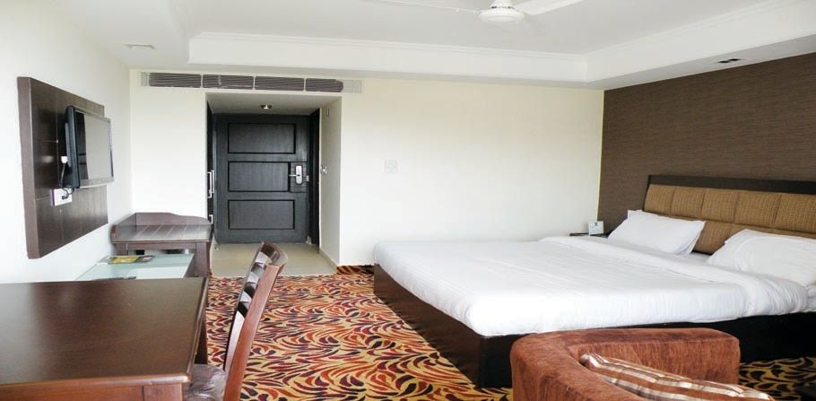 Hotel Patnitop Heights Executive Double Room With Valley View 2